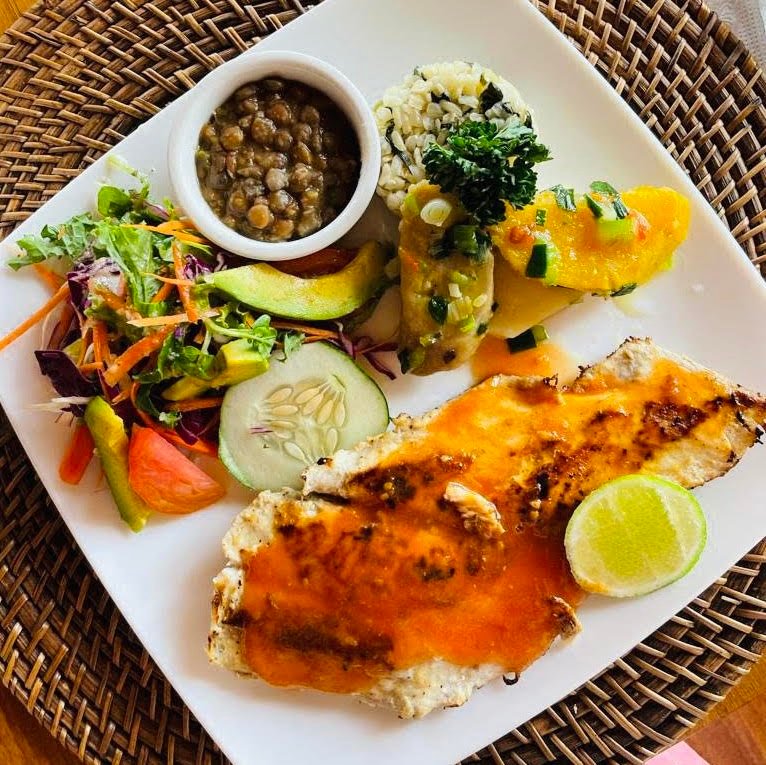 Lunch+at+Dominica+square